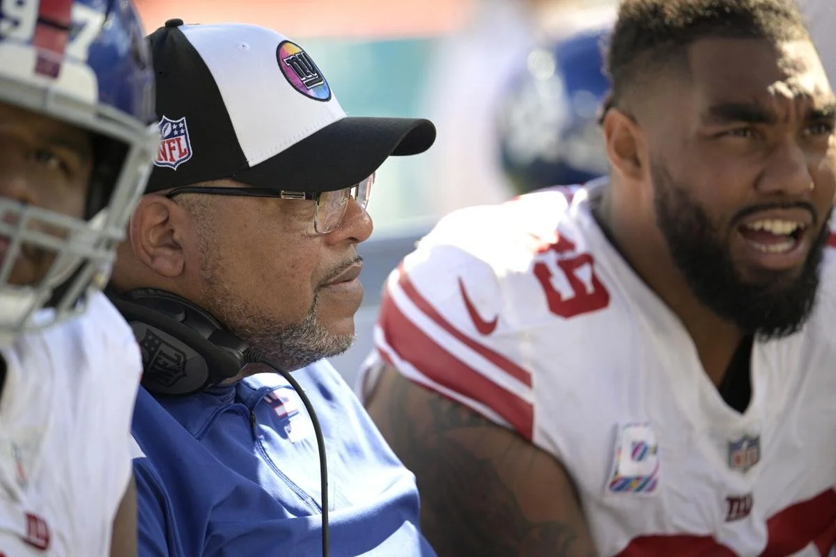 Andre Patterson on the New York Giants sideline